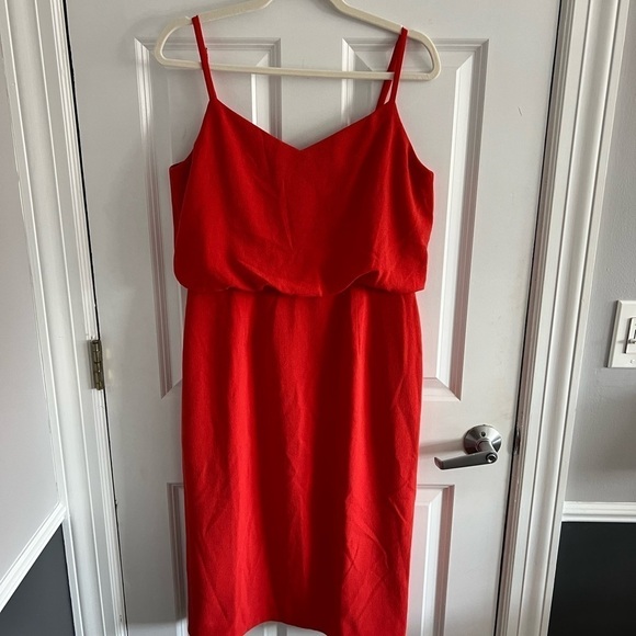 Dress The Population Alondra Dress in Poppy Short Dress - Picture 4 of 8